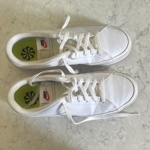 Women’s White Nikes Size 10